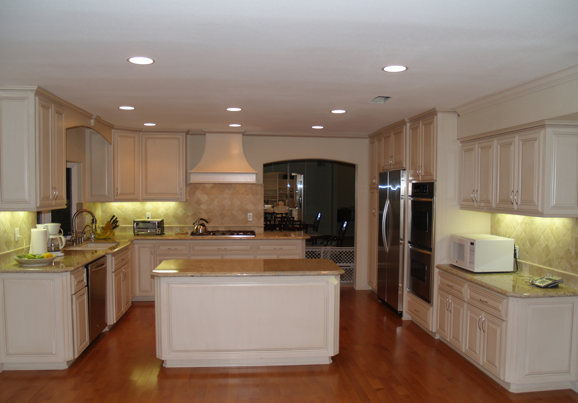 Luxury kitchen remodeling in Beverly Hills CA by Beverly Kitchens